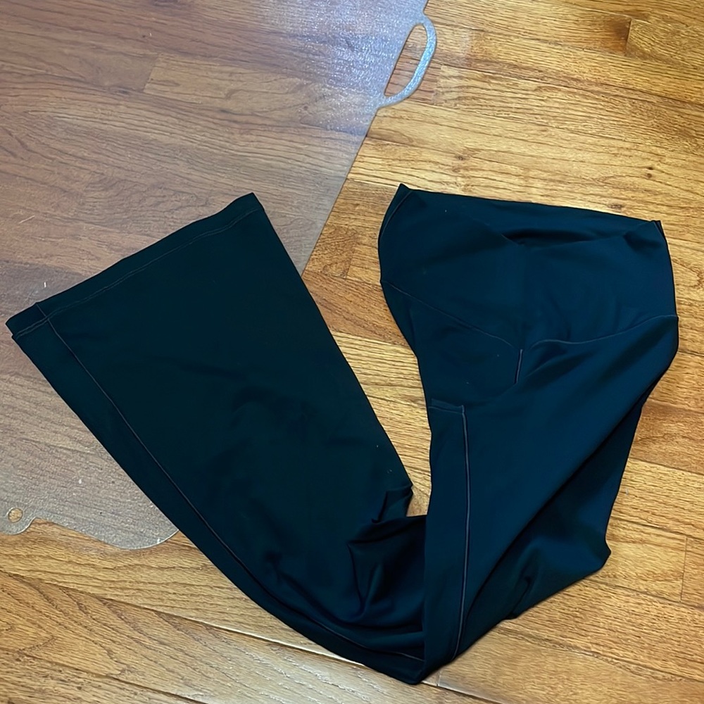 Aerie offline crossover flare leggings